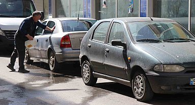 Sakarya'da Araçlar Çamurla Kaplandı