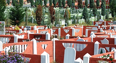 Arefe Gününde Mezarlıklara Ulaşım Ücretsiz