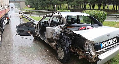 Sapağı kaçıran otomobil geri gelirken faciaya yol açıyordu: 2 yaralı