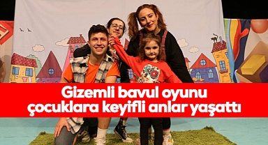 Gizemli bavul oyunu çocuklara keyifli anlar yaşattı