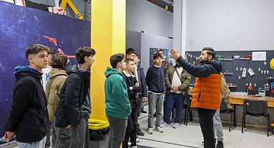Akyazı’dan Üniversite Adayları SUBÜ’yü Ziyaret Etti
