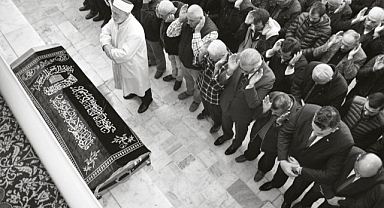 56 Yaşında Yaşamını Yitirdi