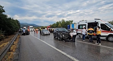 Anadolu Otoyolu'nda 10 araçlı Zincirleme Kaza: 10 Yaralı