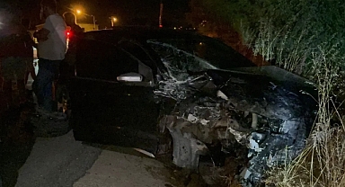 İki Otomobil Kafa Kafaya Çarpıştı: 1'i Ağır 8 Yaralı