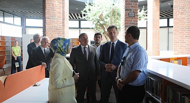 Arifiye İlçe Halk Kütüphanesi Hizmete Girdi