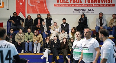Ferizli’de 29 Ekim Cumhuriyet Kupası Voleybol Turnuvası Başladı