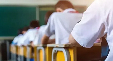 Okullarda 'Yılbaşı' Yasağı: Kutlama Ve Çekilişlere İzin Yok