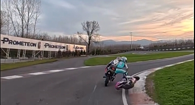 Zayn Kendini Yerde Buldu