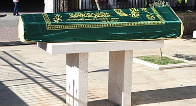 Gurbette Kalbine Yenik Düştü