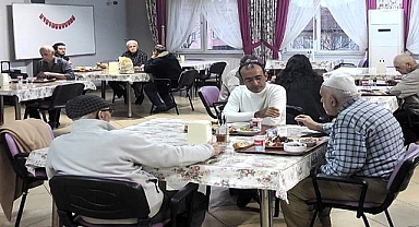 İftarlarını Huzurevi Sakinleriyle Yaptılar
