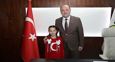 İstiklal Marşı Birincisine Başkan Yıldız'dan Tebrik!