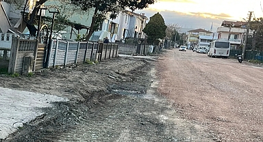 Mahalleli Günlerdir Onarım Bekliyor