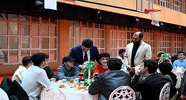 SUBÜ’lü Öğrenciler İftar Sofralarını Paylaştı