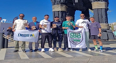 Büyükşehir Sporcuları Zorlu Maratondan Madalyayla Döndü