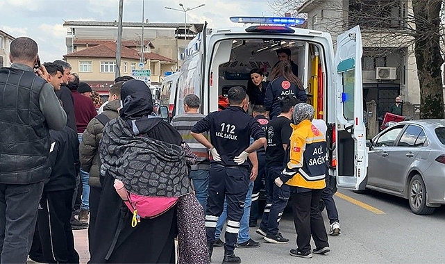 Küçük Çocuğa Otomobil Çarptı!