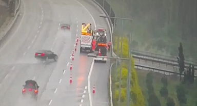 Önce Bariyere, Ardından Otoyol Çalışanlarına Çarptı: O Anlar Kamerada