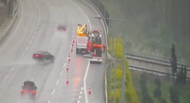 Önce Bariyere, Ardından Otoyol Çalışanlarına Çarptı: O Anlar Kamerada