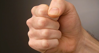 Polise Yumruk Atan Baba Tutuklandı!