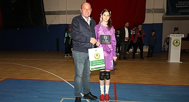 Futsal Turnuvası Şampiyonu Ferizli Santos Oldu