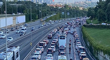 Nisan Ayında Trafiğe Çıkan Taşıt Sayısı Yıllık Bazda Azaldı