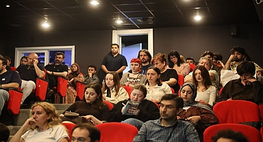 Sinemaseverler “Sinefilozofi” Söyleşisinde Buluştu