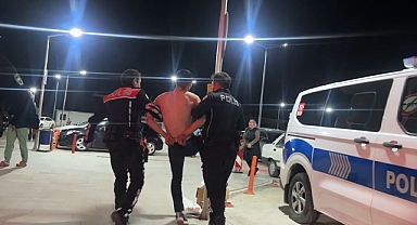 Tartıştığı Arkadaşını Bıçakladı, Polis Ekiplerine Zor Anlar Yaşattı