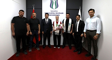 Rektör Sarıbıyık Dünya Şampiyonunu Ağırladı