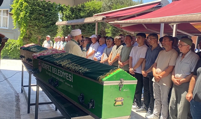 Tatil Yolunda Can Veren Anne Ve Kızı Toprağa Verildi