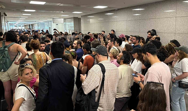 Deniz Göktaş’ın Adliyeye Sevkinde Gerginlik: Kemal Kılıçdaroğlu Ve Ekibine Protesto