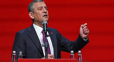 Özgür Özel'in Yeni Parti Açıklaması Sonrası CHP'den İlk İstifa Geldi