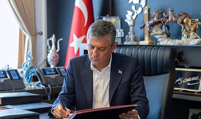 Özgür Özel, YENİ Parti Genel Başkanı Seçildi
