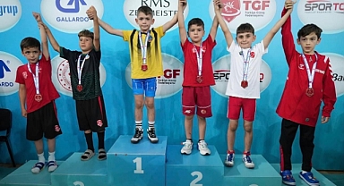 Serdivan Belediyesi Güreş Takımı'ndan Türkiye Şampiyonası'nda Büyük Başarı