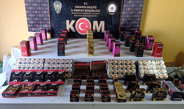 Serdivan'da Bir İş Yerinde Gümrük Kaçağı Cinsel İçerikli Ürün Ele Geçirildi